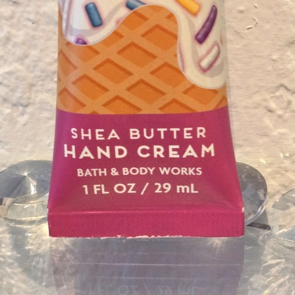 Vanilla butter cream Hand cream • Bath & Body • NEW - Picture 3 of 5